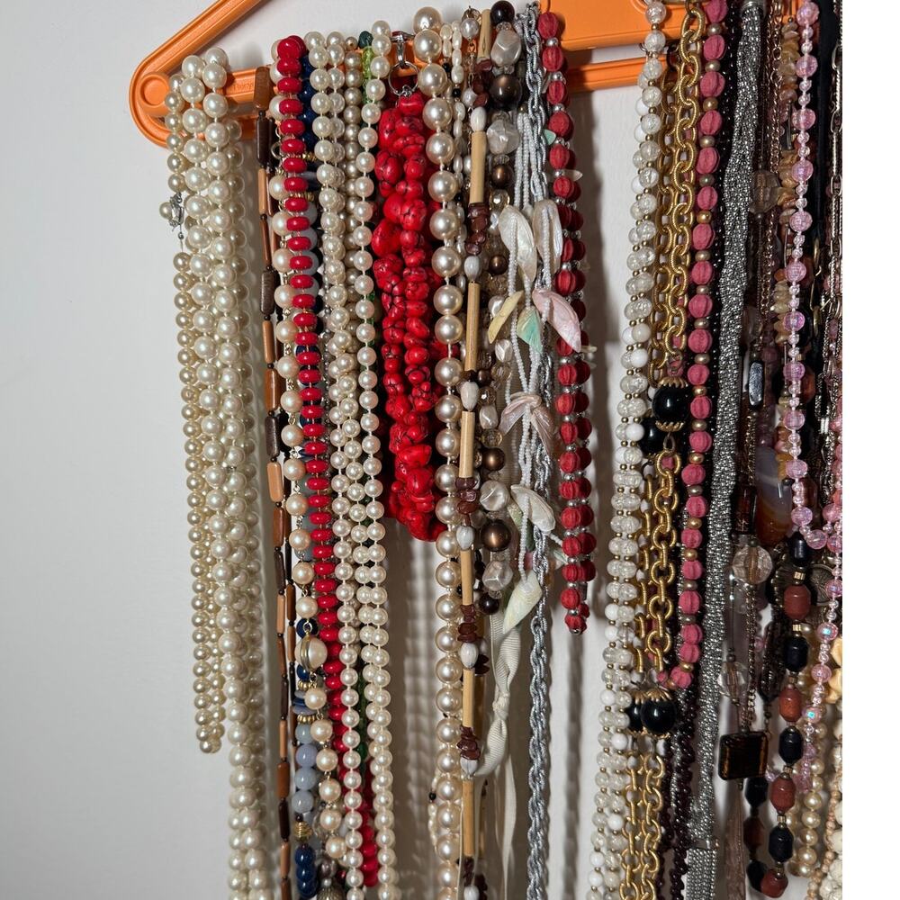 Over 6 Lbs Vintage Costume Necklaces Beaded Statement Multi Color Lot‎ SN101 - Picture 9 of 9